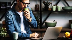 office worker vs remote worker