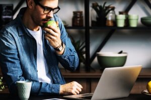 office worker vs remote worker